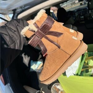 SOLD Rare discontinued UGG Josette Leather Bowband Boot Chesnut coquette bow